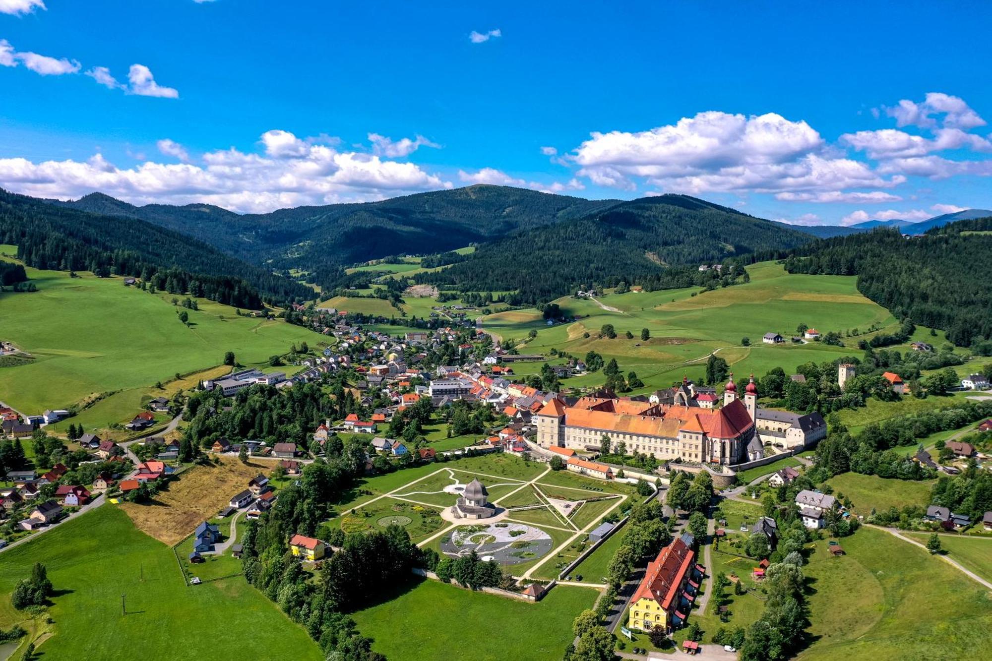 Naturpark Chalets Lambrecht By Alps Resorts Sankt Lambrecht Dış mekan fotoğraf